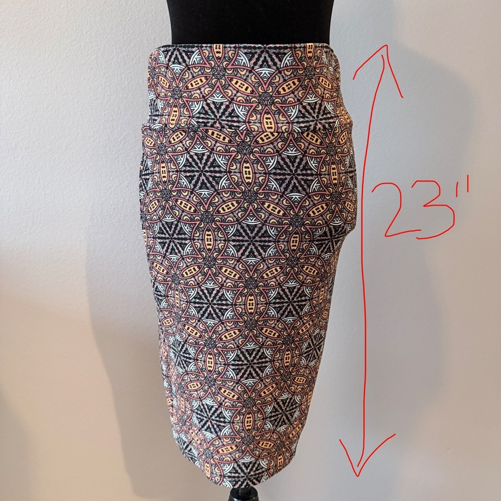 LuLaRoe Geometric Pencil Skirt in Multicolor